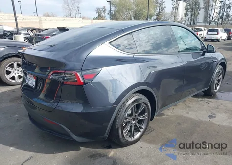 2024 Tesla Model Y Long Range Dual Motor All-Wheel Drive/Rwd из США, поврежденный, VIN 7SAYGDED2RF133037